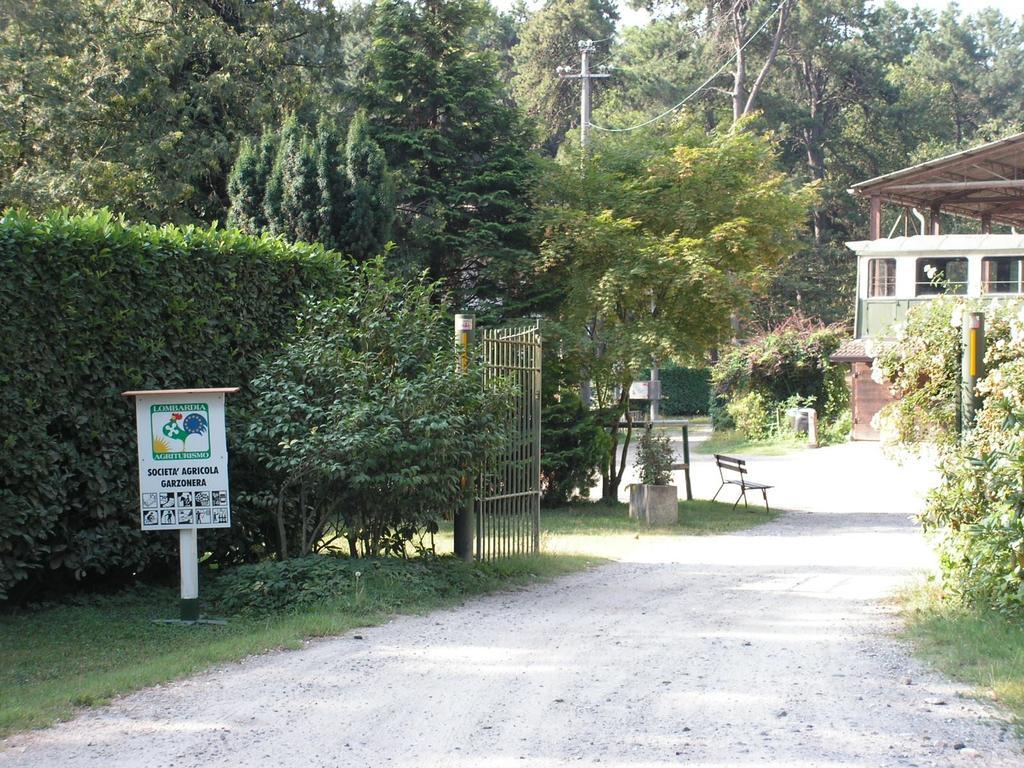 Agriturismo La Garzonera เวอร์จาเต ภายนอก รูปภาพ