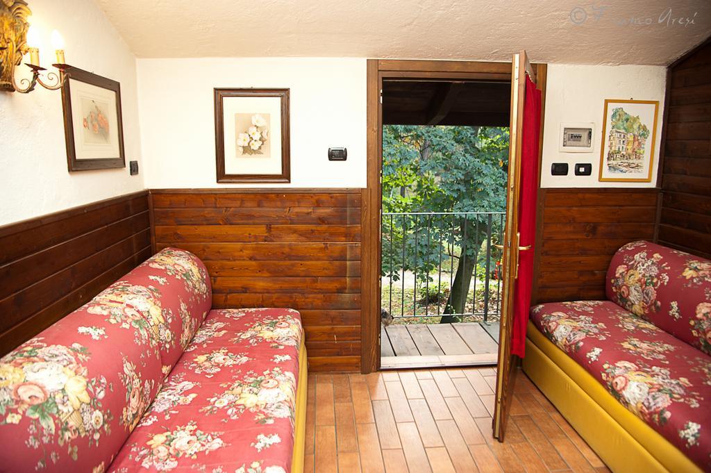 Agriturismo La Garzonera เวอร์จาเต ภายนอก รูปภาพ