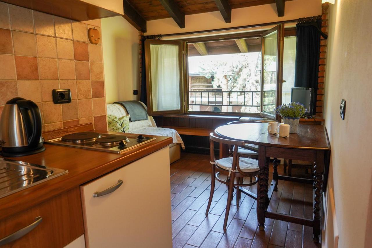 Agriturismo La Garzonera เวอร์จาเต ภายนอก รูปภาพ